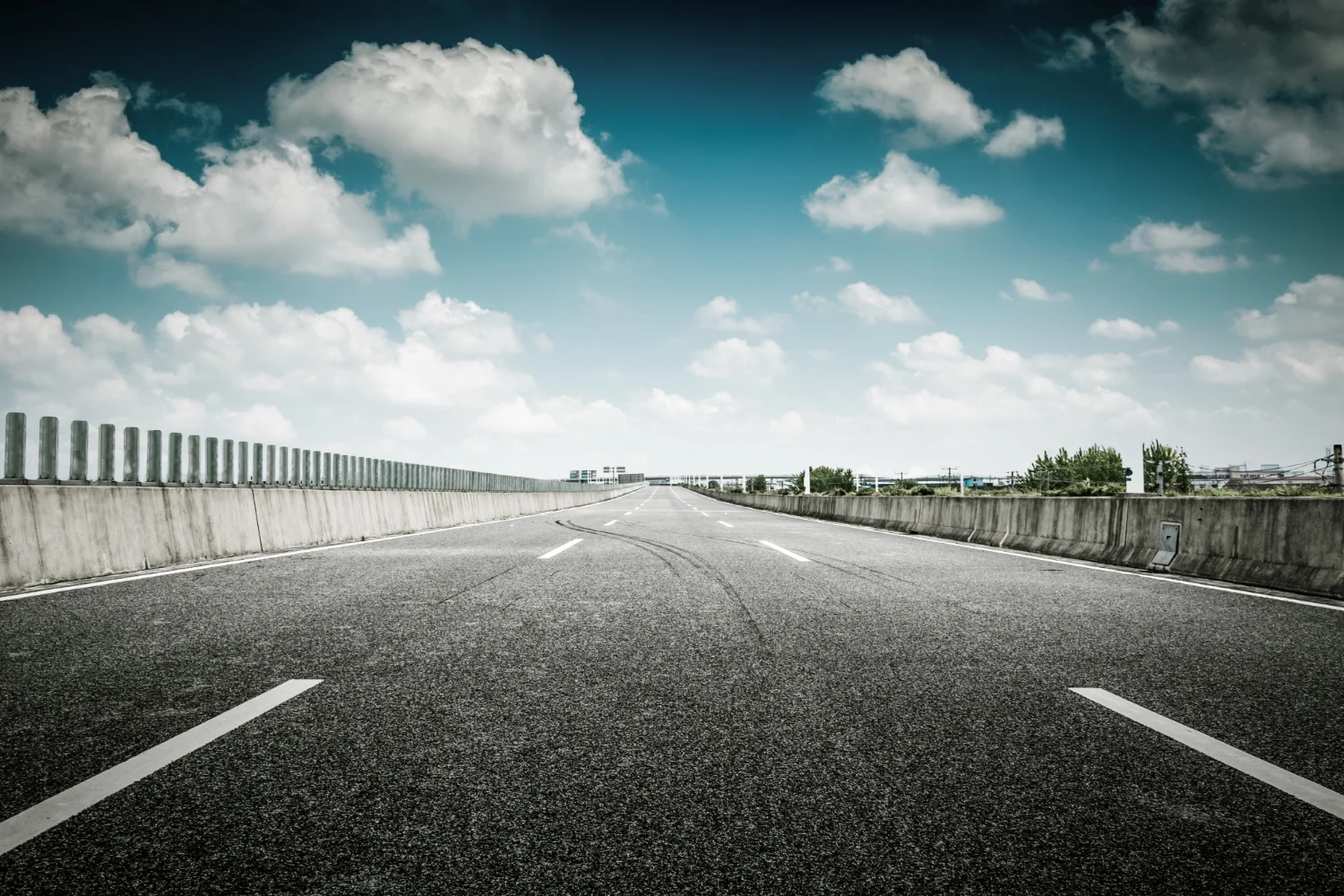 Progresele si Provocarile in Constructia Autostrazii A7