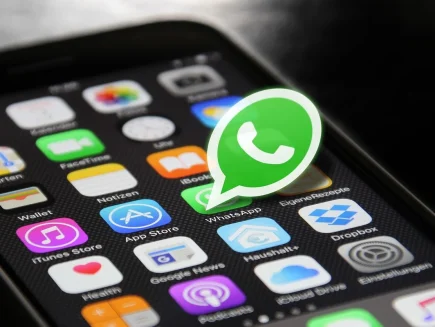 whatsapp nu mai functioneaza